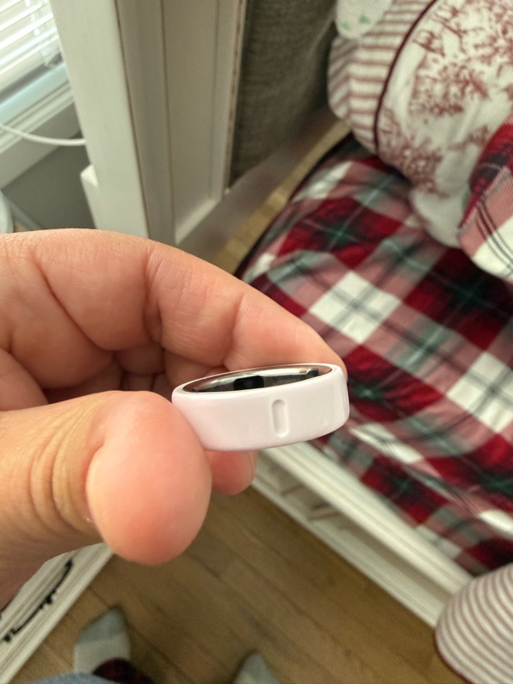 Oura Ring 4 size 11 Ceramic Petal - Picture 3 of 6